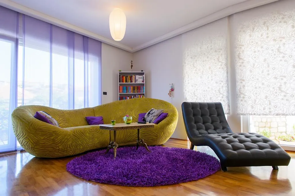 Domus Apartments 特罗吉尔