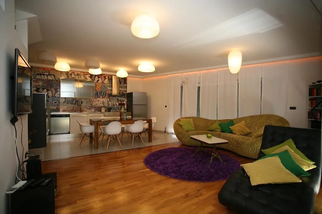 Domus Apartments 特罗吉尔