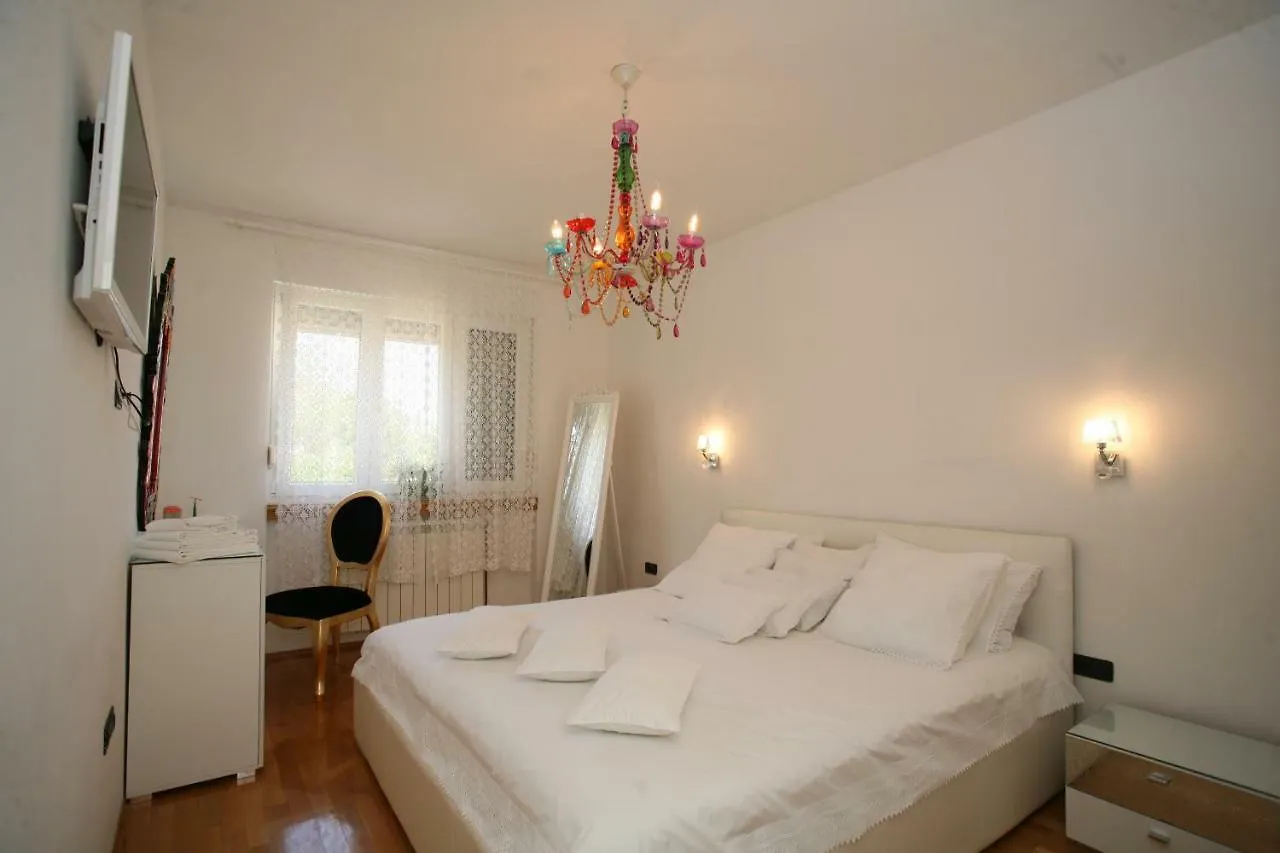 Domus Apartments 特罗吉尔 克罗地亚